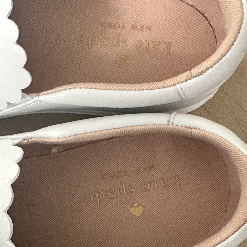 Adorable Kate Spade scalloped edge slip ons - Picture 8 of 9